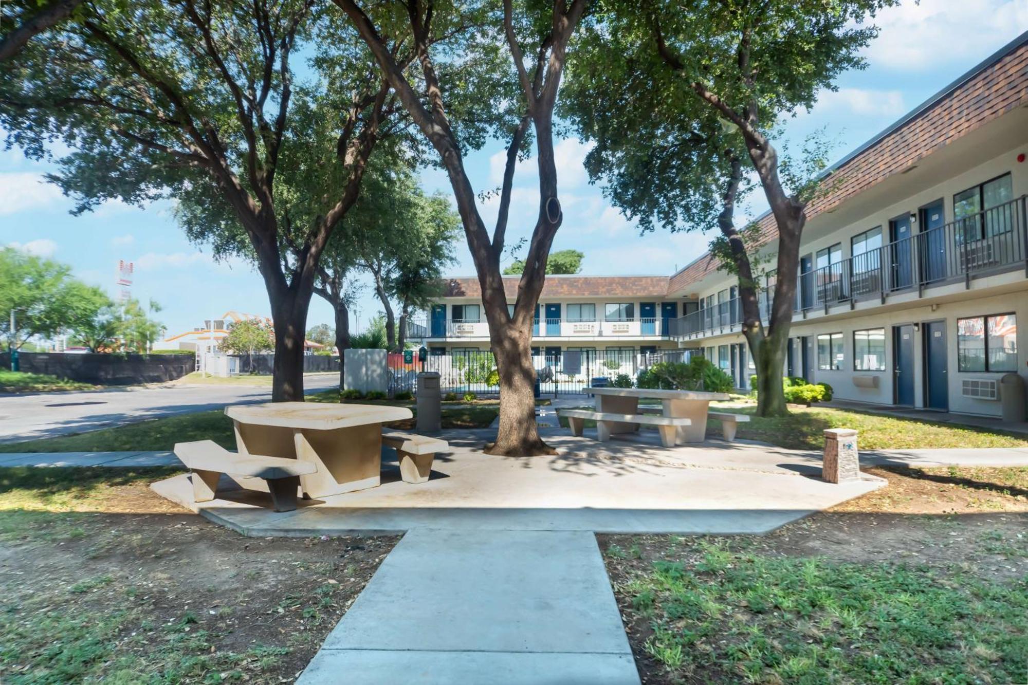 Motel 6-Del Rio, Tx ภายนอก รูปภาพ
